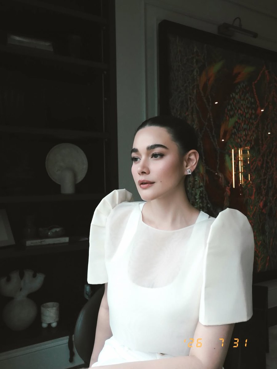 gmanetwork's tweet photo. BEA, THE WOMAN THAT YOU ARE 💫

Bea Alonzo is stunning as ever in her latest photos.

📷: beaalonzo / Instagram https://t.co/NDCF4CSiyi