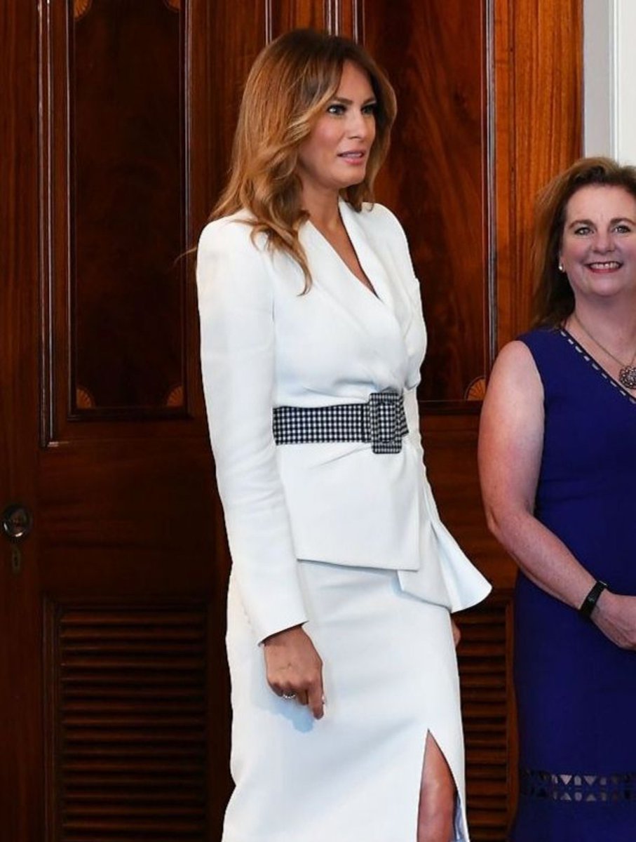NewsRoomUS's tweet photo. First Lady Melania Trump brings elegance and strength to the White House. How much do you appreciate her role? 

Rate her 1–10 in the comments and tell us why! 

Long Live America 🇺🇸 🇺🇸 https://t.co/VtrtLrSSEQ