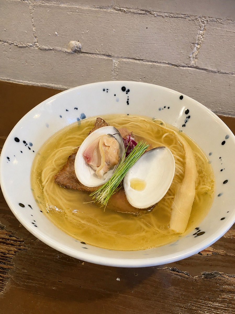 yuno_noodle's tweet photo. こんばんは♪
本日もありがとうございました😊
明日は11時〜15時、明日は！千葉県産地蛤、地鶏、煮干しのトリプルスープの塩らーめん【ヤマブキ】＆数量限定🆕【ヤマブキつけ麺ver】ご用意です！

つけ麺はタレを変えており、らーめんとは違うヤマブキをお楽しみ頂けます✨

よろしくお願い致します😊 https://t.co/nC1wGf8Wtl
