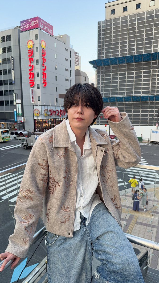 BLACKIRIS_hiro's tweet photo. ヨドバシ梅田暑い中でしたがみんなありがとうねー！！

まーじで特典会のところも暑すぎたし脱水症気をつけてね🫠

明日楽しみ〜！ https://t.co/JgA4V0VWCk