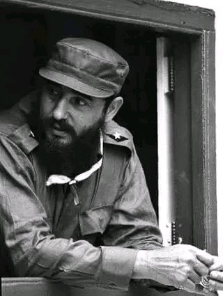ACN_Cuba's tweet photo. 🇨🇺 De Fidel, su inagotable legado

🗣️ “Lo que nunca podrán imaginarse aquellos que cometen grandes crímenes contra los pueblos en la embriaguez de su impunidad y en el carácter efímero de su poder, es que la verdad siempre se abre paso más tarde o más temprano”.

#100AñosConFidel https://t.co/jTtcNvWpLA