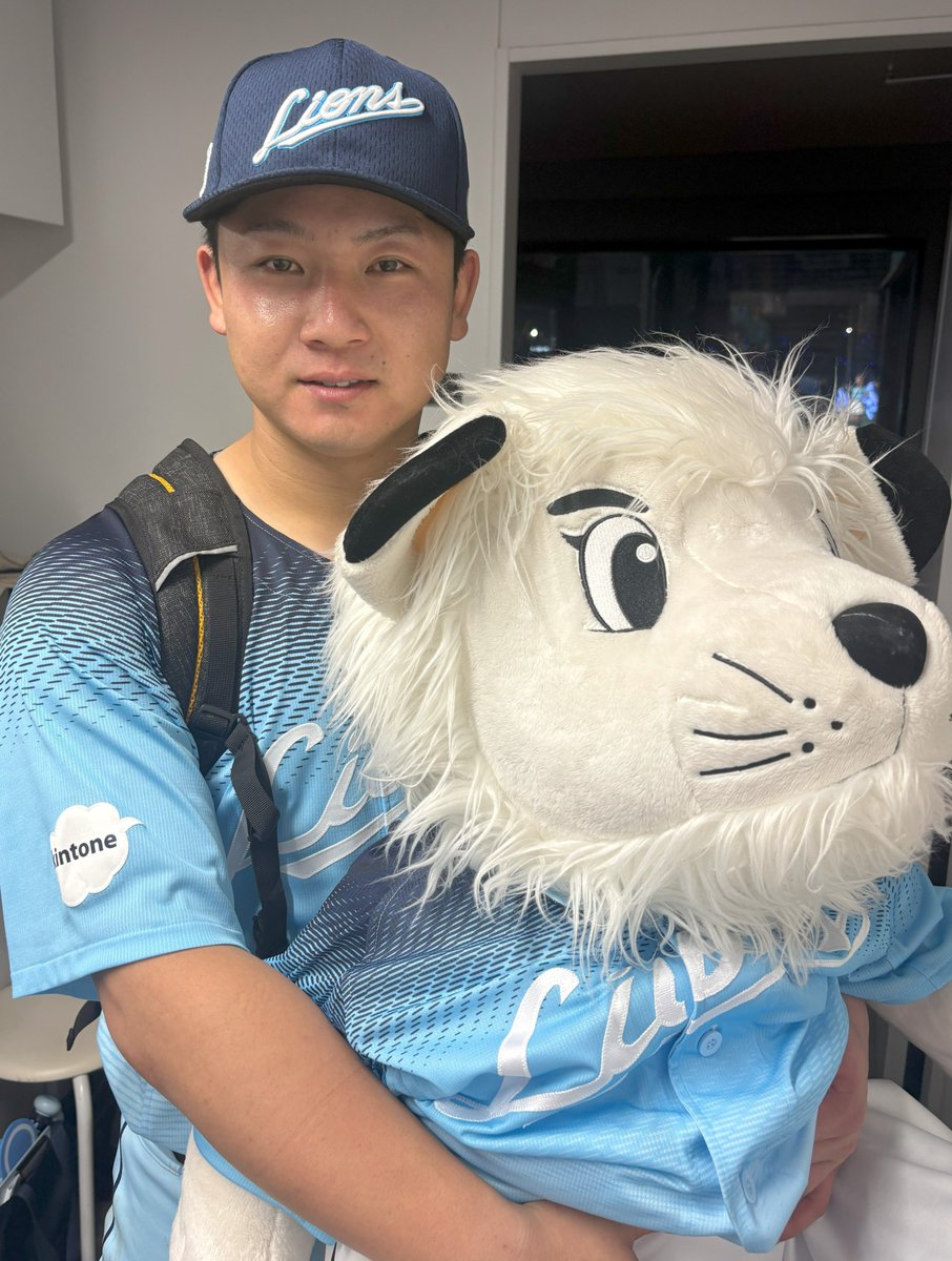 lions_official's tweet photo. 同級生コンビが躍動✨

#仲田慶介 選手
#古賀悠斗 選手

#seibulions #打破 #圧倒的至近距離 #アオフェス2026 https://t.co/6LOexrMRtf