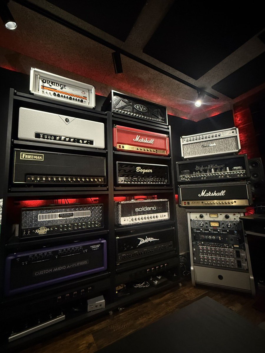 anjouyuna0101's tweet photo. 1番好きなGuitarAMPは何んですか？🎸
무슨 기타 앰프 좋아해?
What's your favorite guitar amp? 

#Marshall JCM800  
#Marshall JCM900
#Bogner Ecstasy “PANDORA”
#FRIEDMAN BE-100 DELUXE
#CustomAudio Amplifiers OD-100
#DIEZEL HERBERT MKⅢ
#Hughes&Kettner TRIAMP mkⅡ
#ORANGE ROCKERVERB 50 MKⅡ 2014 limited edition
#Mesa Boogie Dual Rectifier Solo Head 
#EVH 5150III 100S HEAD
#TWO ROCK Silver Sterling Signature
#Soldano SLO-100 Custom Head Snake Skin
#Divided by 13 FTR 37 Head