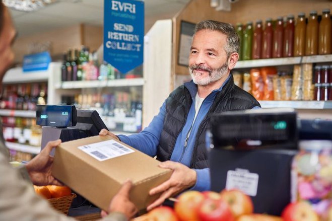 EvriUkDesk's tweet photo. We get it waiting at home for a parcel is a full-time job. ⏳📦
Live tracking helps… but only if you actually check it. 😏
#Evri #ParcelLife #Shipping #CourierUk #DeliveryUk #evri https://t.co/xDdgWpt6t0