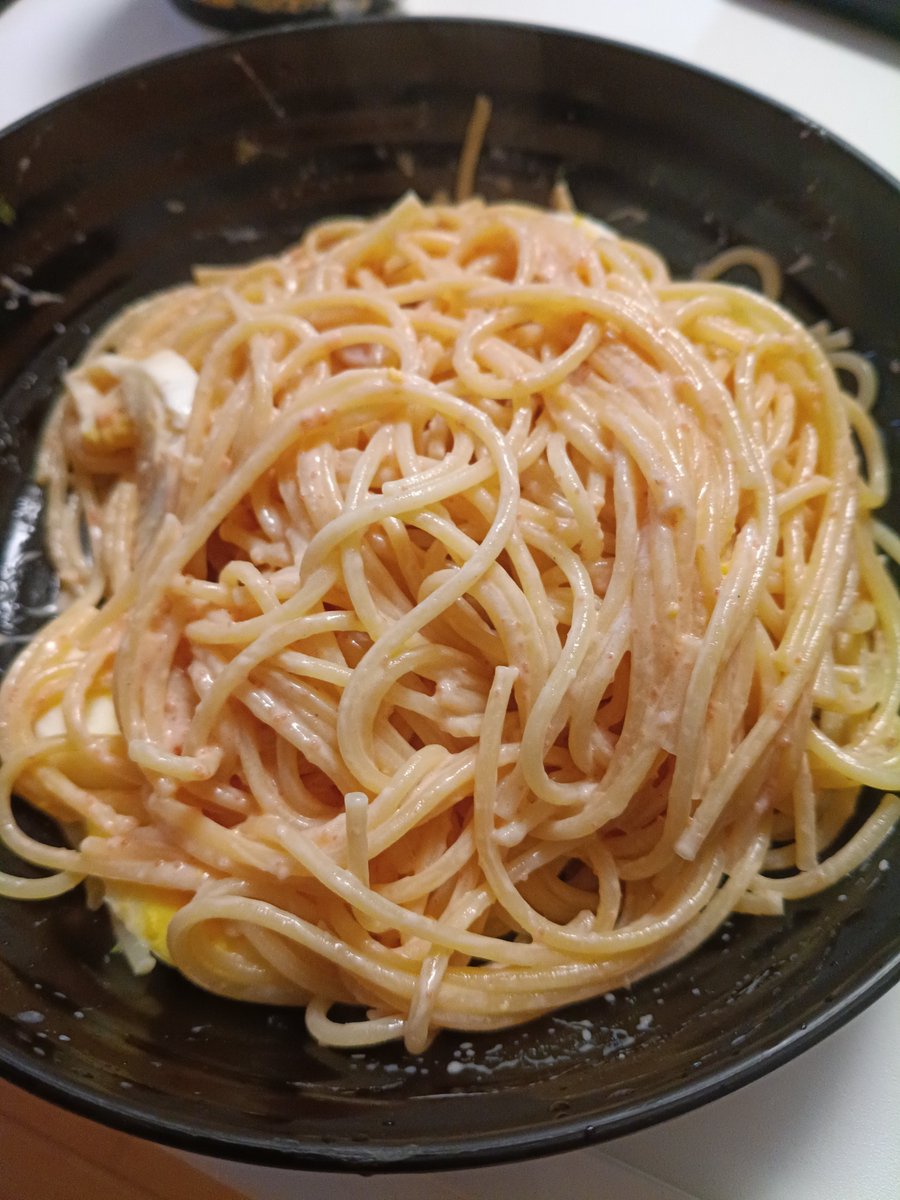 ALFAs_CLUB's tweet photo. 今日の夕飯は、ハコネーゼでパスタ。濃厚たらこクリーム。

ハコネーゼ、何でこんなにおいしいの？
レトルトのレベルを超えてる。

どの味もおいしい😋

#ハコネーゼ https://t.co/g6Y6K2pxR7