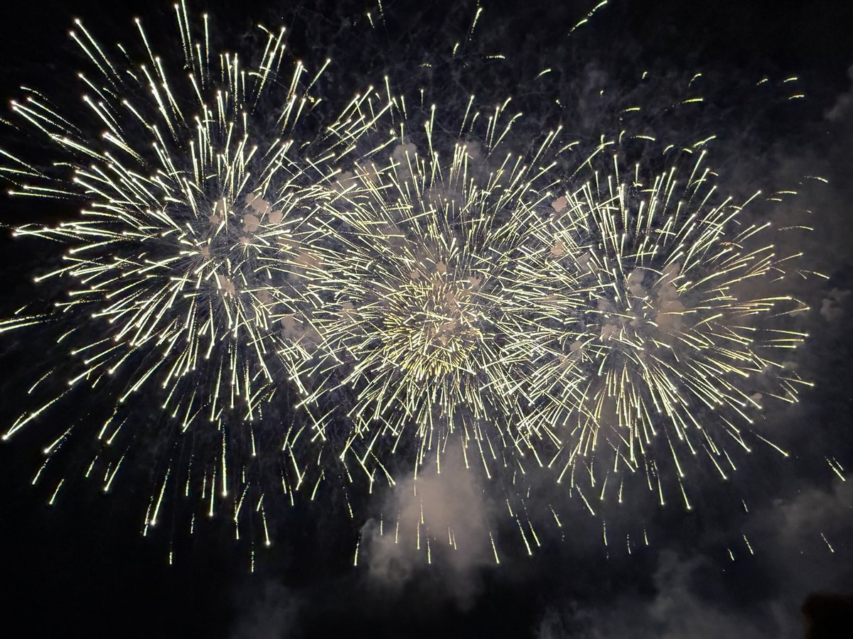 matelolo0's tweet photo. みんなで映画からのガチャ活からの花火🎆とっても充実した1日だった🥹 https://t.co/YJ1gULT1DR