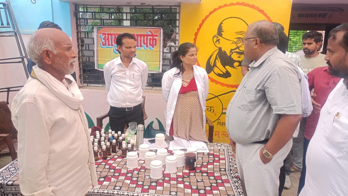 CDOKNJ's tweet photo. दिनांक 31.07.2026 को विकास खण्ड छिबरामऊ की ग्राम पंचायत खुबरियापुर में चौपाल का आयोजन किया गया। चौपान में शासन द्वारा ग्राम स्तर पर संचालित समस्त योजनाओं के सम्बन्ध में जानकारी दी गयी।
@UpRuralDev 
@dm_kannauj 
@KannaujDio https://t.co/VVgqj3ca78