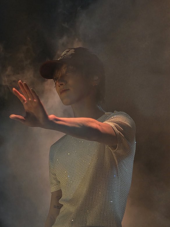 B_B2Best's tweet photo. หล่อแบบยมทูต https://t.co/g8pDld6IFV