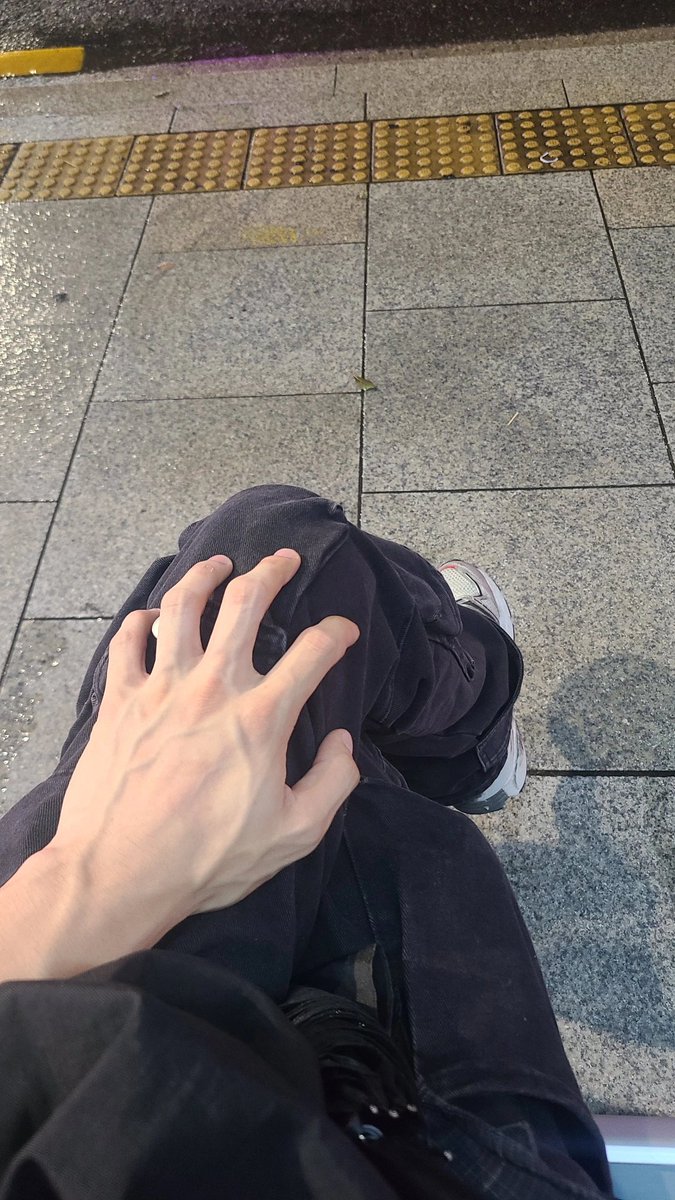 설온 tweet media