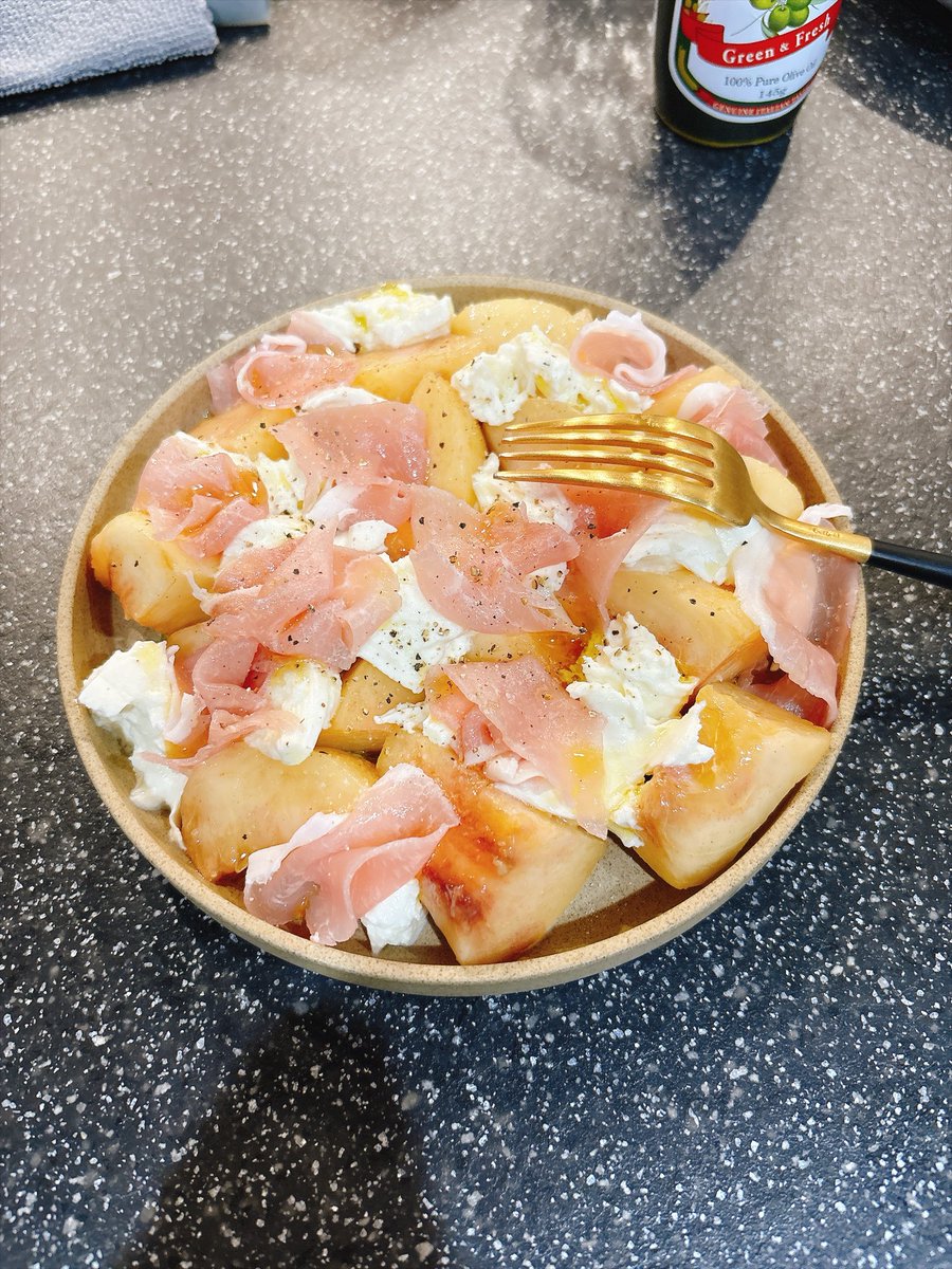 daru_tn's tweet photo. インスタで見て1回食べてみたかったやつ作ってみた〜🍑 https://t.co/fLg1CLryiJ