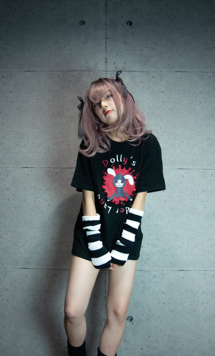 deariveth's tweet photo. [Dolly's Wonder Land T-Shirt]

🔗https://t.co/IkIabWJ3pU

血溜まりをバックにしたDollyちゃんがあしらわれたデザインTシャツです。
「かわいい×狂気」を惜しげもなく放出したアイテムです。 https://t.co/8xdrflGyl6