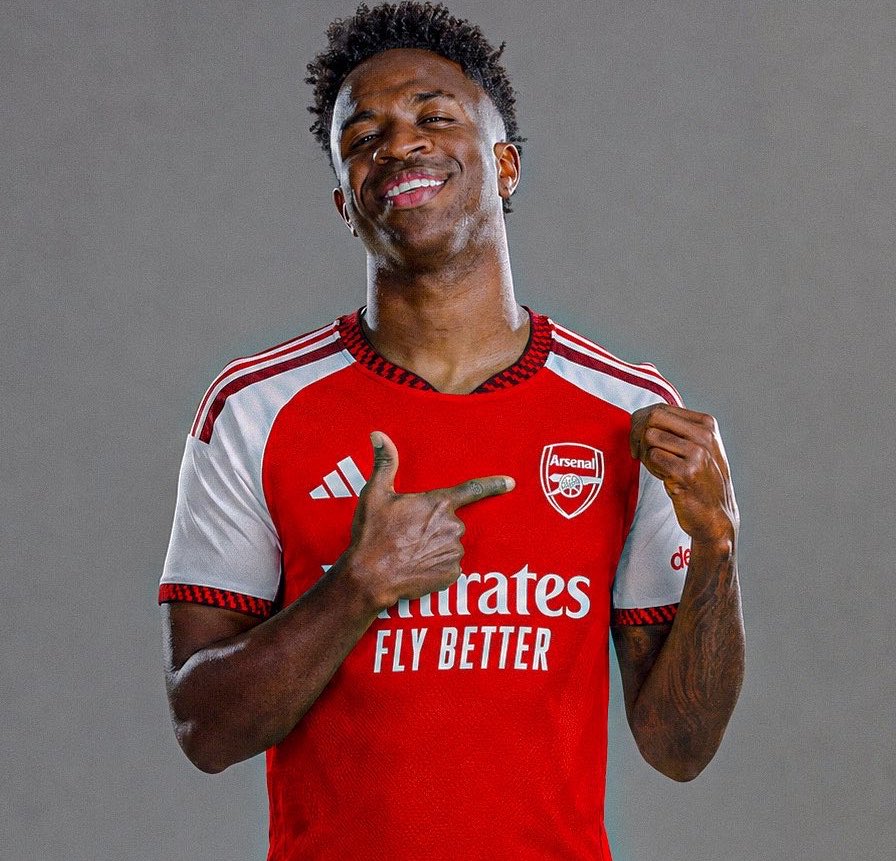 Tezzathekchen's tweet photo. Salary per week if Vinicius joins Arsenal

Vini: 500,000
Saka: 300,000
Declan Rice: 240,000

Why does Vini get to be Arsenal’s highest earner and have 100% image rights when he’s done nothing for the club?!! https://t.co/CkNlfVrKQ2