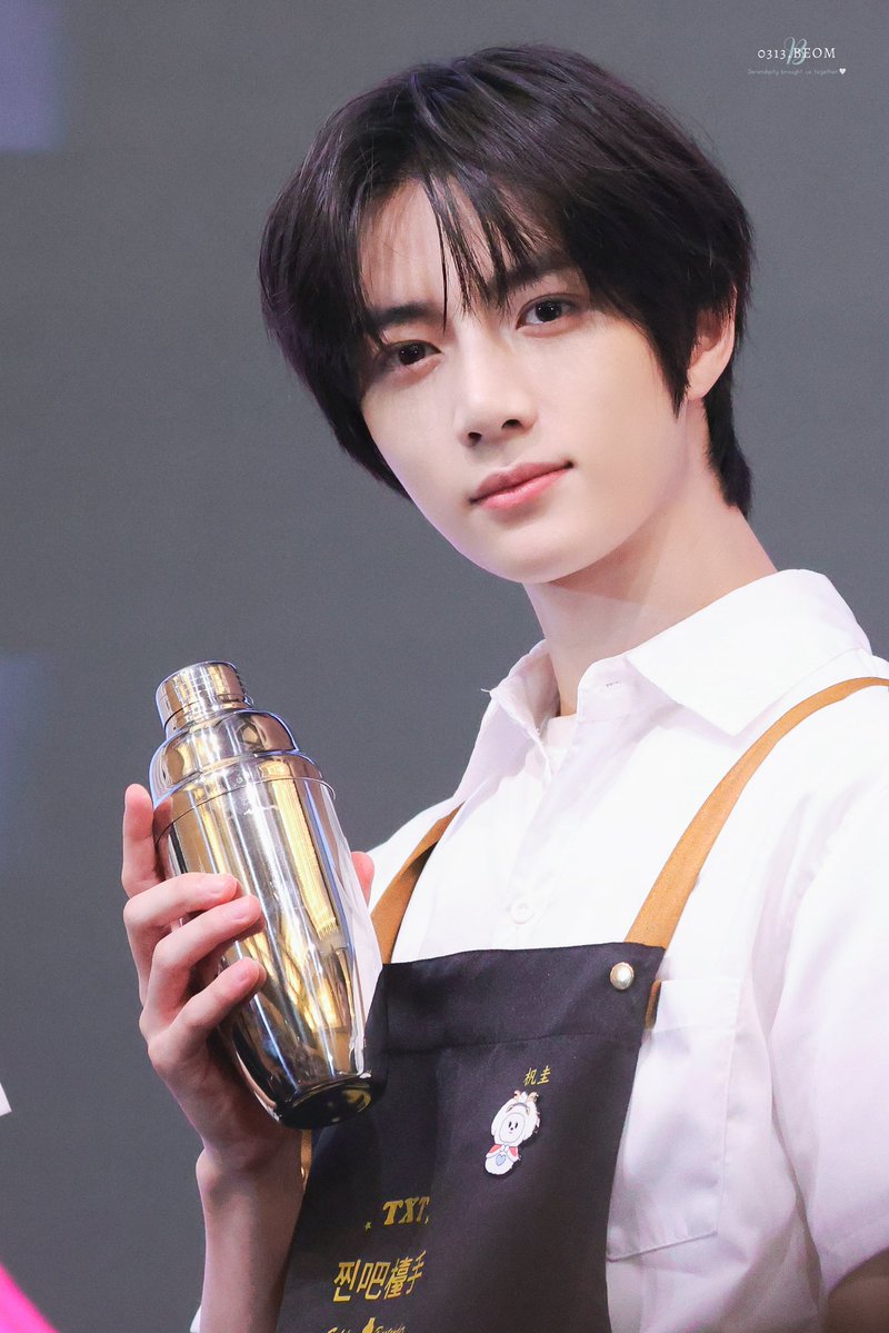 _0313beom's tweet photo. 🧸❤️ 260801 

🧋🧋🧋😋

#BEOMGYU #TXT #범규 #투모로우바이투게더 #TOMORROW_X_TOGETHER #ボムギュ
#TXT_범규 #TXT_BEOMGYU https://t.co/VT1Q8C049q