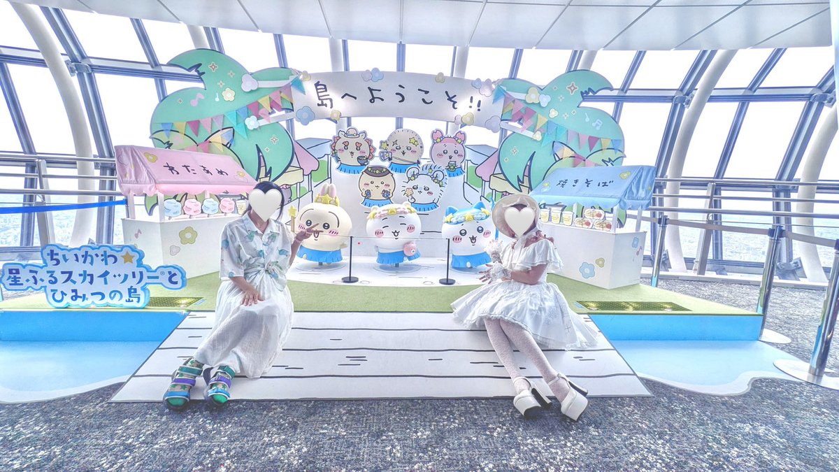 xxxberryjamxxx's tweet photo. シュワロカフェに合わせて白薔薇コーデにしたよ
スカートは AppleBobbING(@Apple1111B)さんに製作して頂きました✨️
布量たっぷりあるから座ると自然に広がるシルエットが最高🤍刺繍もキラキラしてて光が当たると輝くよ〜！スカートに合わせてブラウスもドレープが綺麗に出るもの選んだ🙂‍↕️ https://t.co/D9TORwe79h