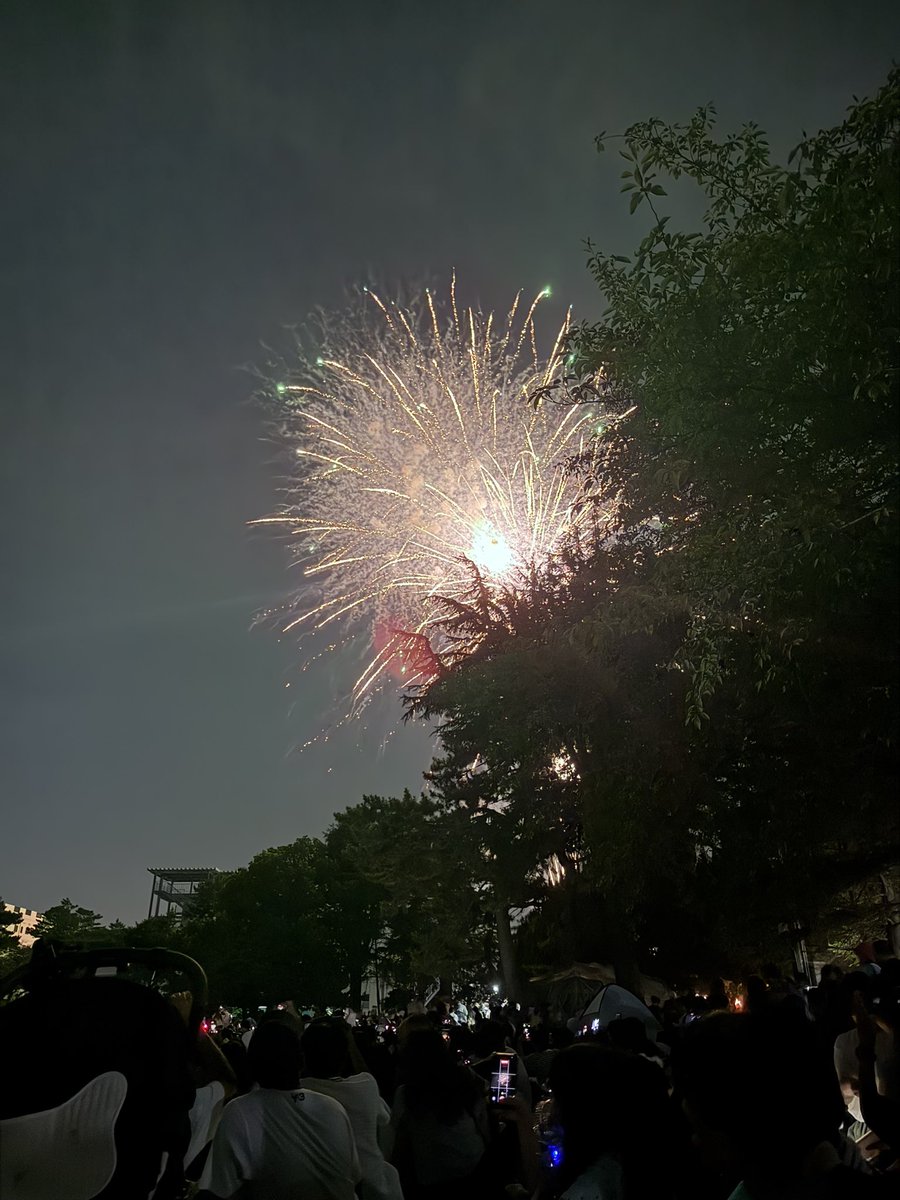 gefudaimaou's tweet photo. 自衛隊の祭り行ってきた
今年も息子と嫁と一緒に

マジで暑すぎた https://t.co/b3fY9t5Lqx