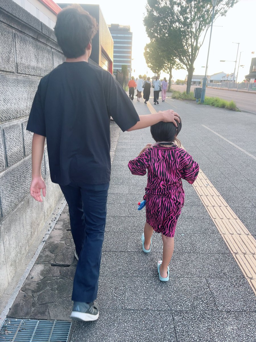 10_hql's tweet photo. 店の高校生と遊びいった！ https://t.co/hTlvAURVe9