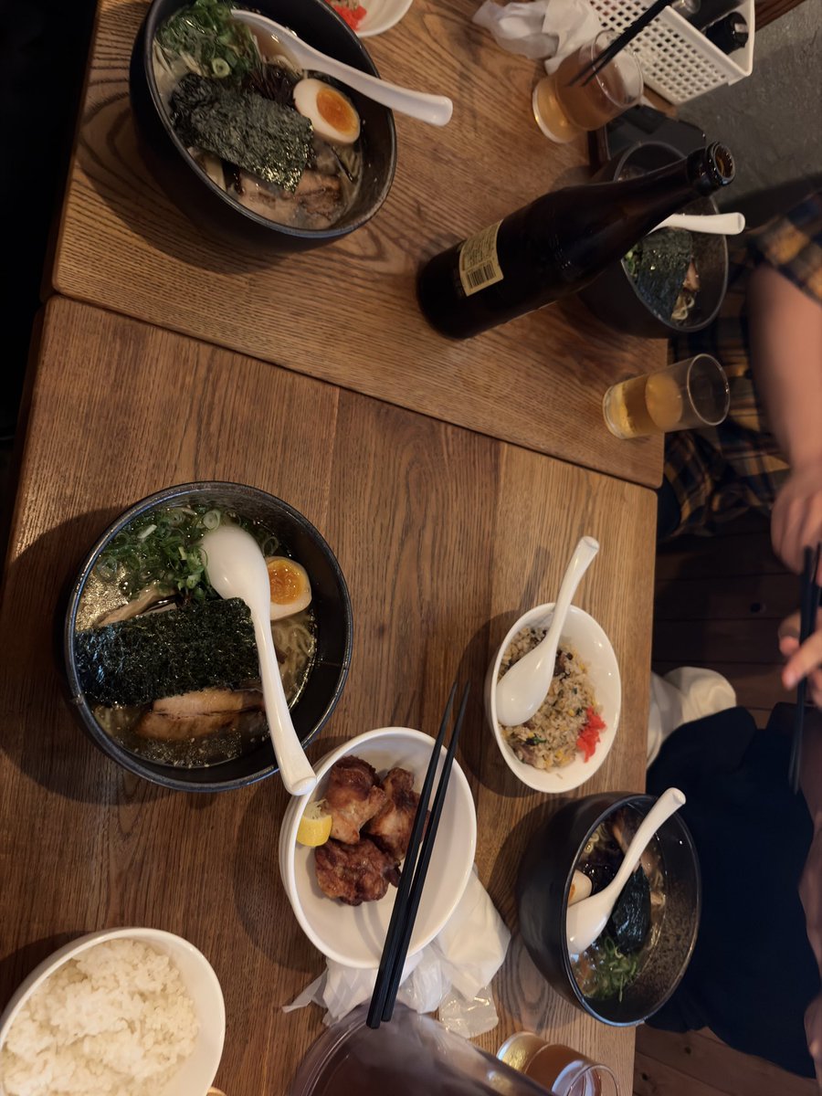 C_Rabbit404's tweet photo. 夕飯
牛骨ラーメン初めて食ったけど美味しいね
豚骨とは違った感覚 https://t.co/eEPiit5Zy0