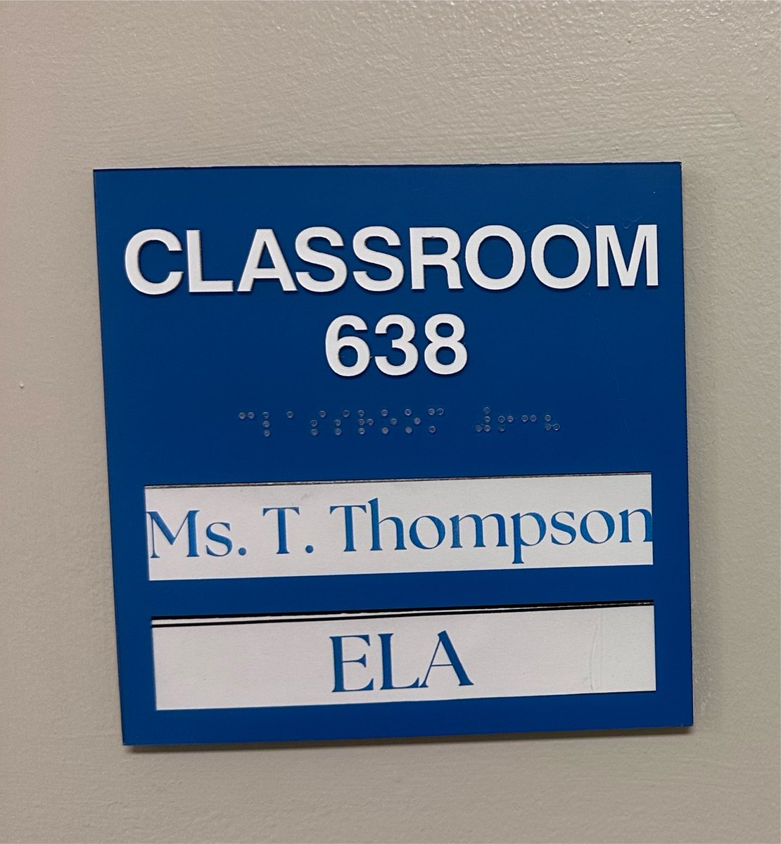 TierraTraniece's tweet photo. Cheers to my 8th year in education but this year is super special — it’s my 1ST YEAR CERTIFIED. 🍎

11th grade English, 12th Grade AP LIT

Help me decorate my class.

No gift is too small. 

AMAZON WISHLIST: 

https://t.co/erduKYkxKc

$$ donations
Zelle: tierratraniece@gmail.com https://t.co/dWYUgFn82B