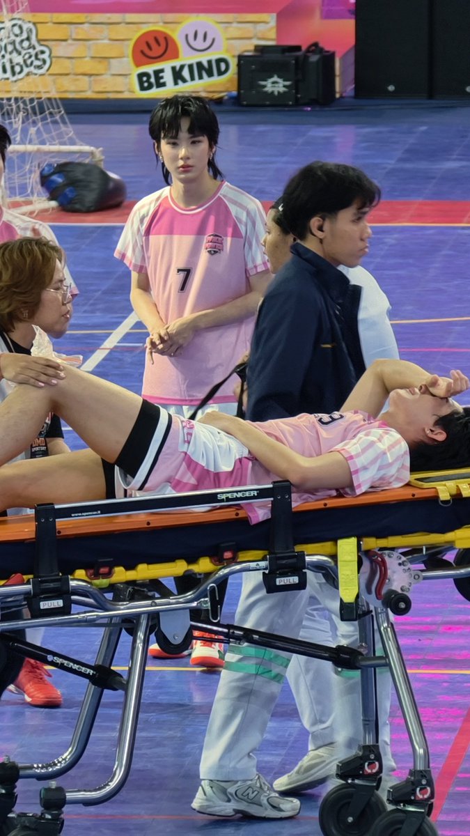 KKullava's tweet photo. แง ติวเตอร์เจ็บง่ะ ขอให้ไม่เป็นไรมากนะคับ 

DOMUNDI SPORTS 2026

#DMDSportsDay2026 https://t.co/9QYU6hC94P