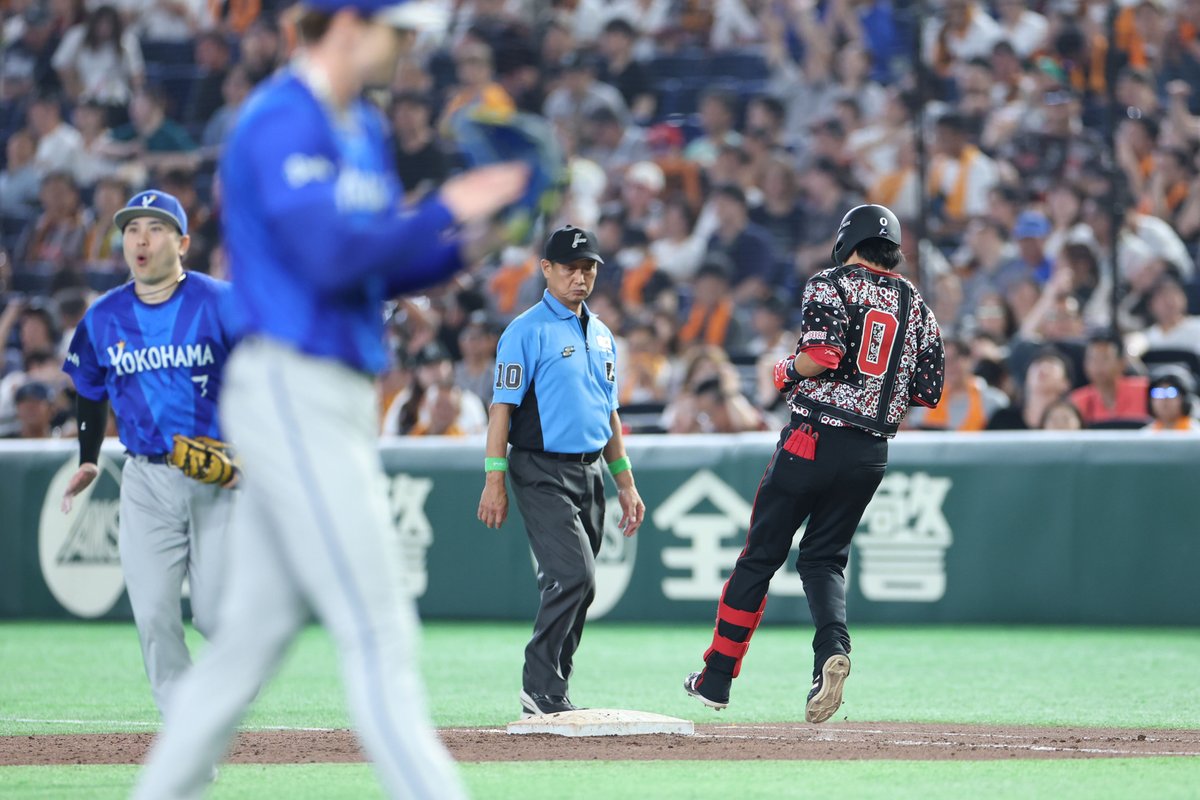 TokyoGiants's tweet photo. 【九回裏】巨人 7-8 DeNA

一死から #松本剛 選手が四球を選ぶが、反撃及ばず、ゲームセット。 https://t.co/Zuu3ZtQJ0h