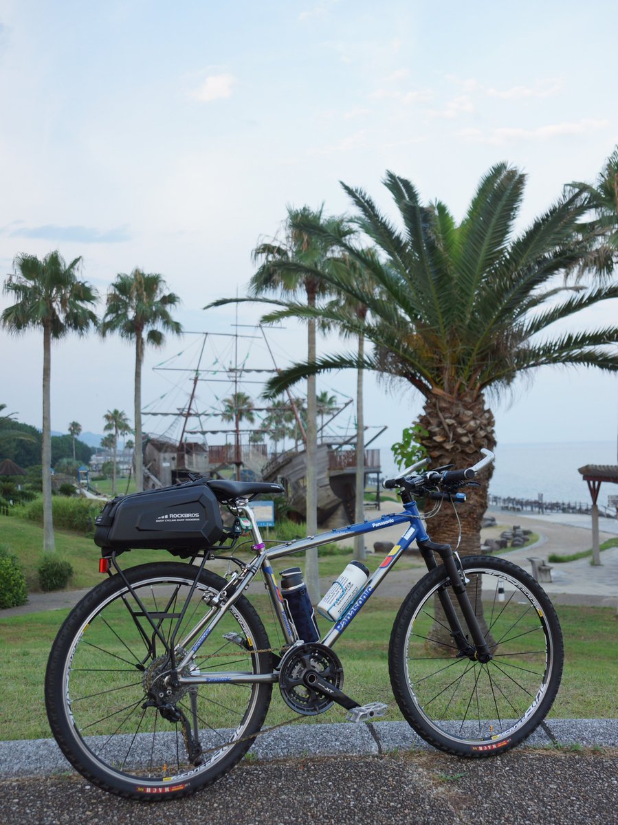 Team1ROBIN's tweet photo. 夕暮れの海岸公園
いつも賑やかな難波船は静かだった
#パナチタン #MTB https://t.co/iCkCgH7GQ9