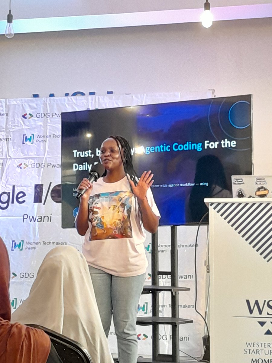 mikespllore's tweet photo. Second breakout session by Jacquiline🔥

#IOExtendedPwani #GDGPwani #WTMPwani https://t.co/P8YKduLTkj