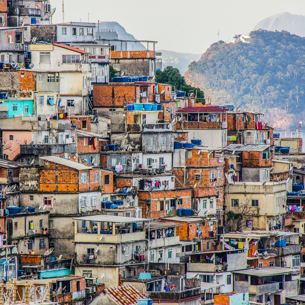 ofcgv0's tweet photo. Cidades medievais construídas no século XII eram mais planejadas que cidades brasileiras com menos de 100 anos. Brutal! https://t.co/vzPYKAC5BE