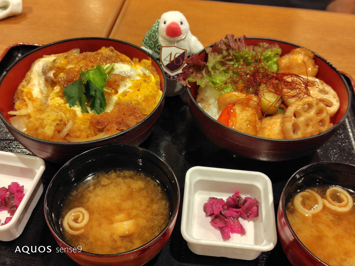binarydecimal's tweet photo. 本日の湯活とメシは、東鷲宮の百観音温泉です。
さっぱりしたけど、結局また汗かいちゃうよなぁ😅

麦酒はヱビスじゃないけど、この際どうでもいい😅
ぷはーーーε－(´・｀)

カツ丼と野菜油淋鶏丼で、うままままままいおき😊👍️ https://t.co/7gxMWEKkG9