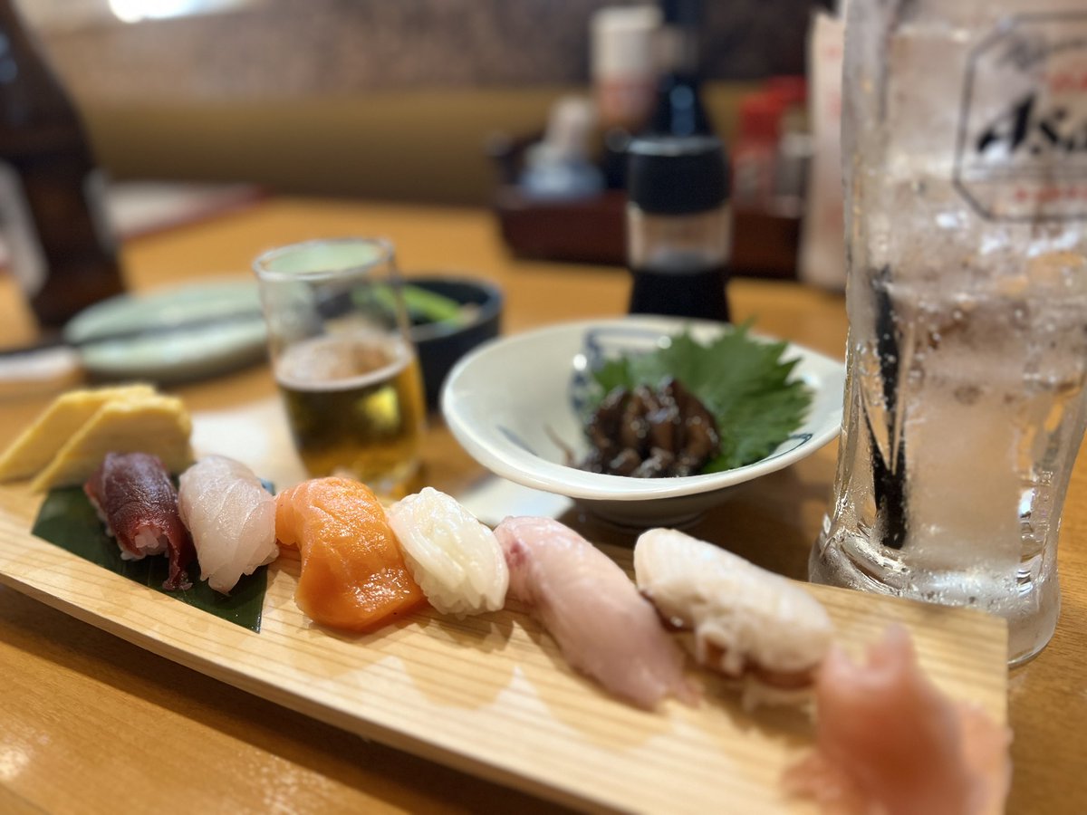 kaptt5's tweet photo. 今年は長岡花火のチケットとれなくて残念だったけど楽しみだな〜🤤
今年は穴場探しの年だな！
もう既に駅周辺は賑わってるし
スーパーに買い物行ってもお祭り仕様だし
楽しい会話が聞こえてきてこっちもワクワクしてくる笑笑 https://t.co/NH3oH03lFl