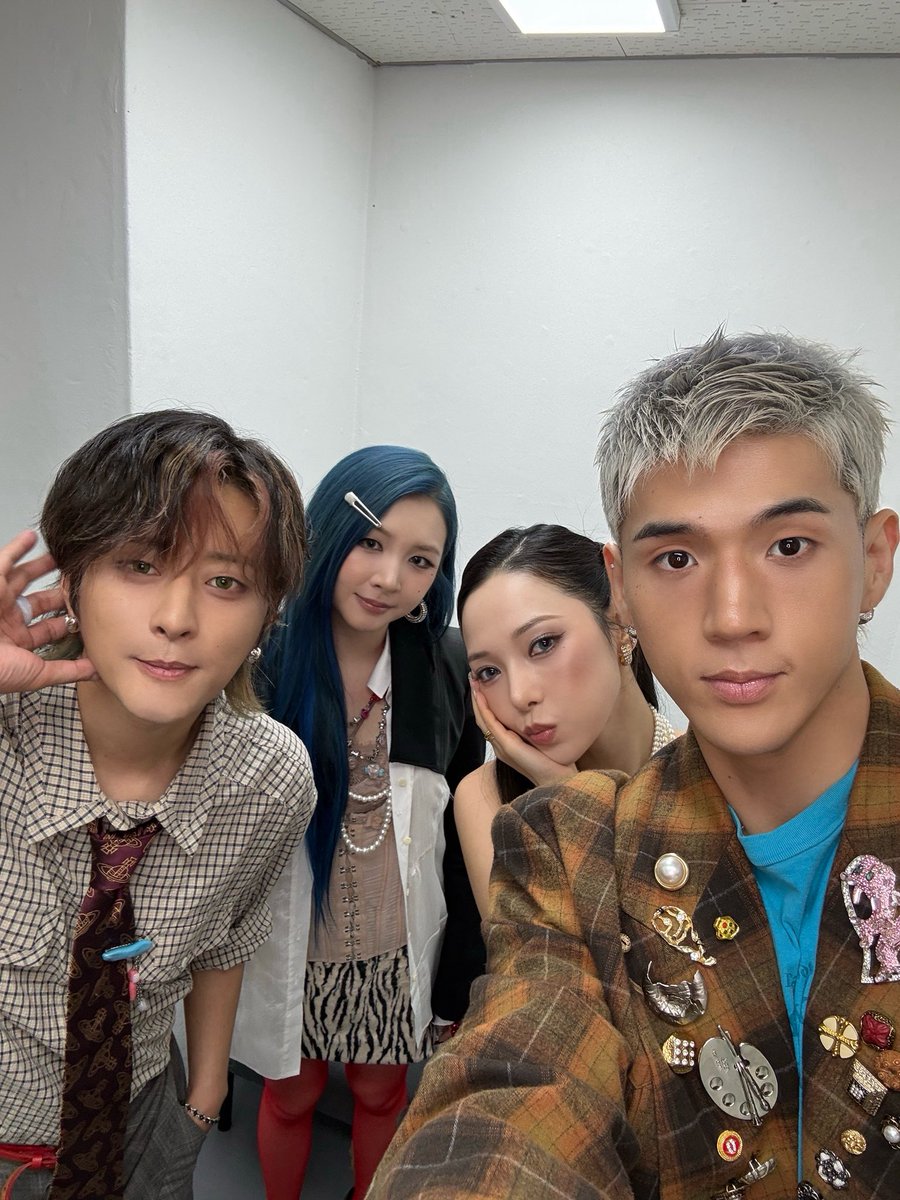 KARD_Official's tweet photo. [📷]
260801 DEAR MY MUSE 팬사인회 

#KARD #카드
#BackToLife https://t.co/7hOxL6fqpA