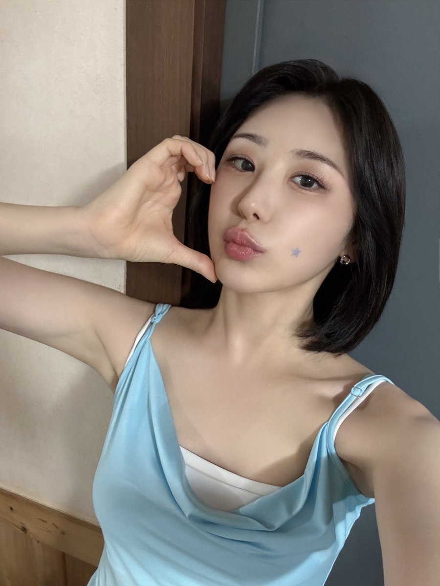 official_LCY's tweet photo. [📸]

#CHAEYEON_pic
└ 📸#제28회봉화은어축제

시원한 물줄기만큼 뜨거웠던 함성🍒💦
봉화에서 또 하나의 여름 추억 완성! ( ˃̶̤ ³ ˂̶̤ )ෆ

#이채연 #LEECHAEYEON https://t.co/R3chyWSSvc