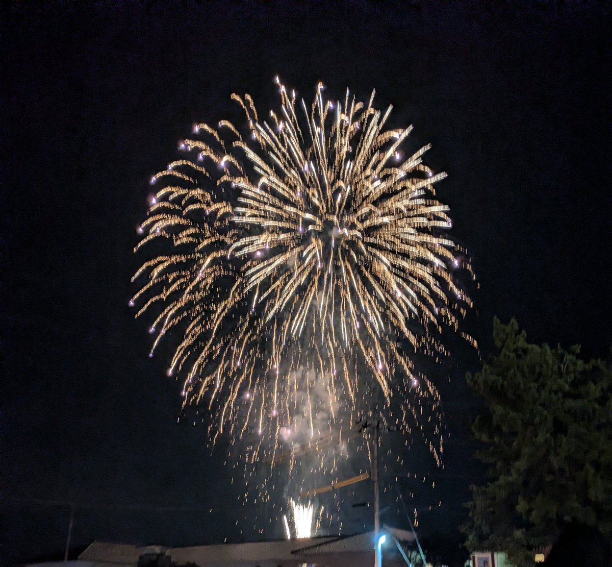 nodasetsubi's tweet photo. 宝立七夕キリコ祭り見に行きました！トラブル続きのお仕事だったけど、いい事もあった😆
素敵なお祭りに心躍る😍
#宝立七夕キリコ祭り
#珠洲市
#配管屋
#みんなに明るい未来あれ https://t.co/XfcQtq5wki