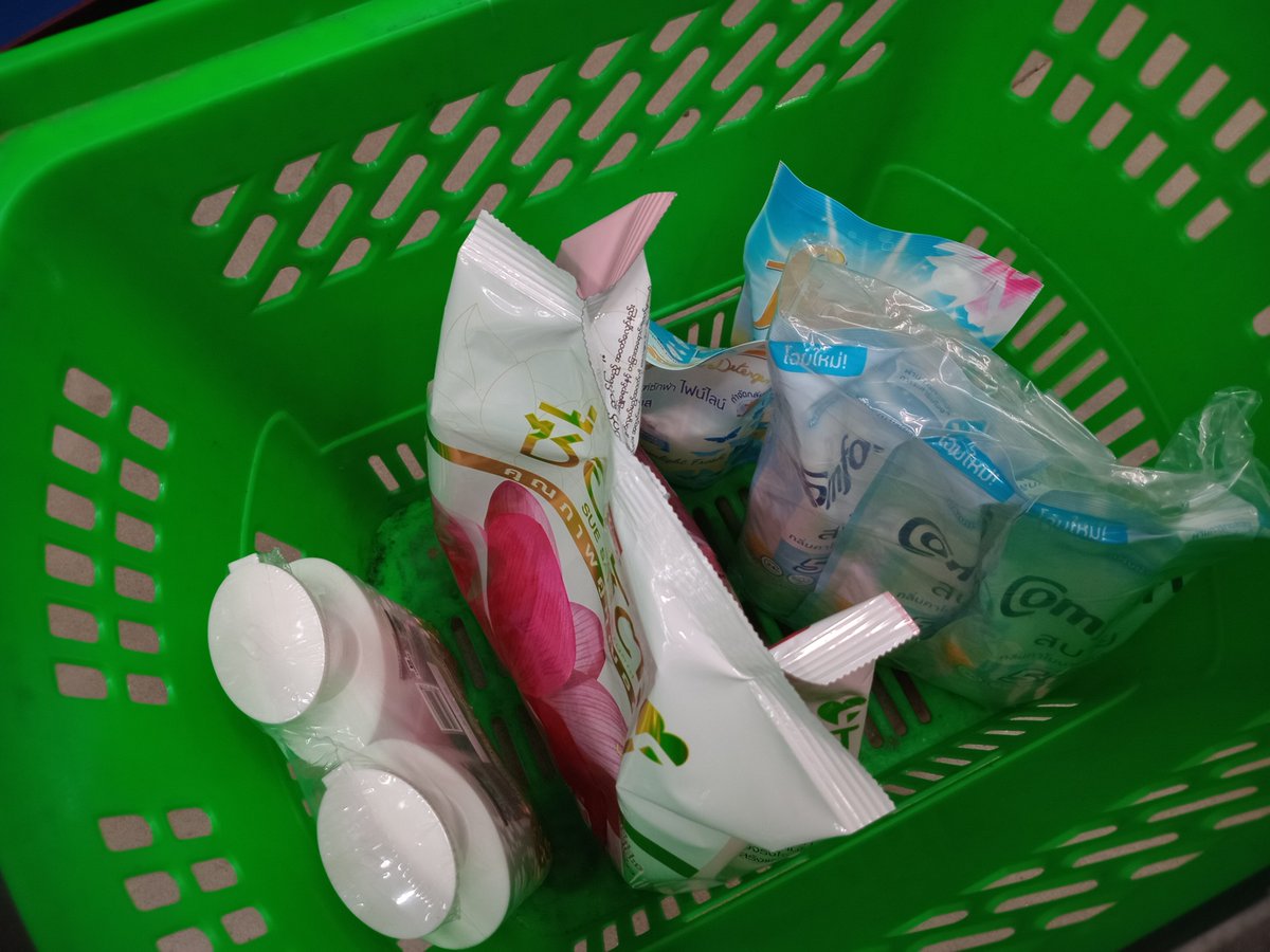 aru_online's tweet photo. วันที่4 ซื้อของใช้ https://t.co/nDJgWvjwx3