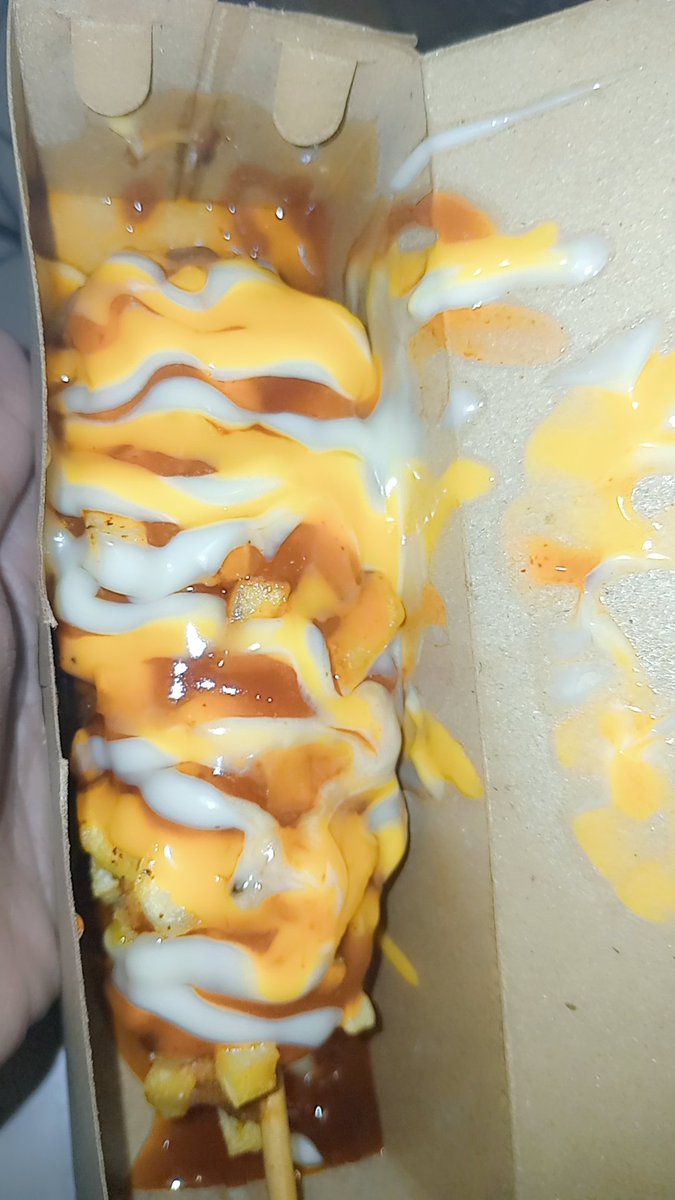 amycoee's tweet photo. Ngemil dulu mentemen🫶✨️

#makanan #corndog #jajan https://t.co/rmu9yEeK9Q