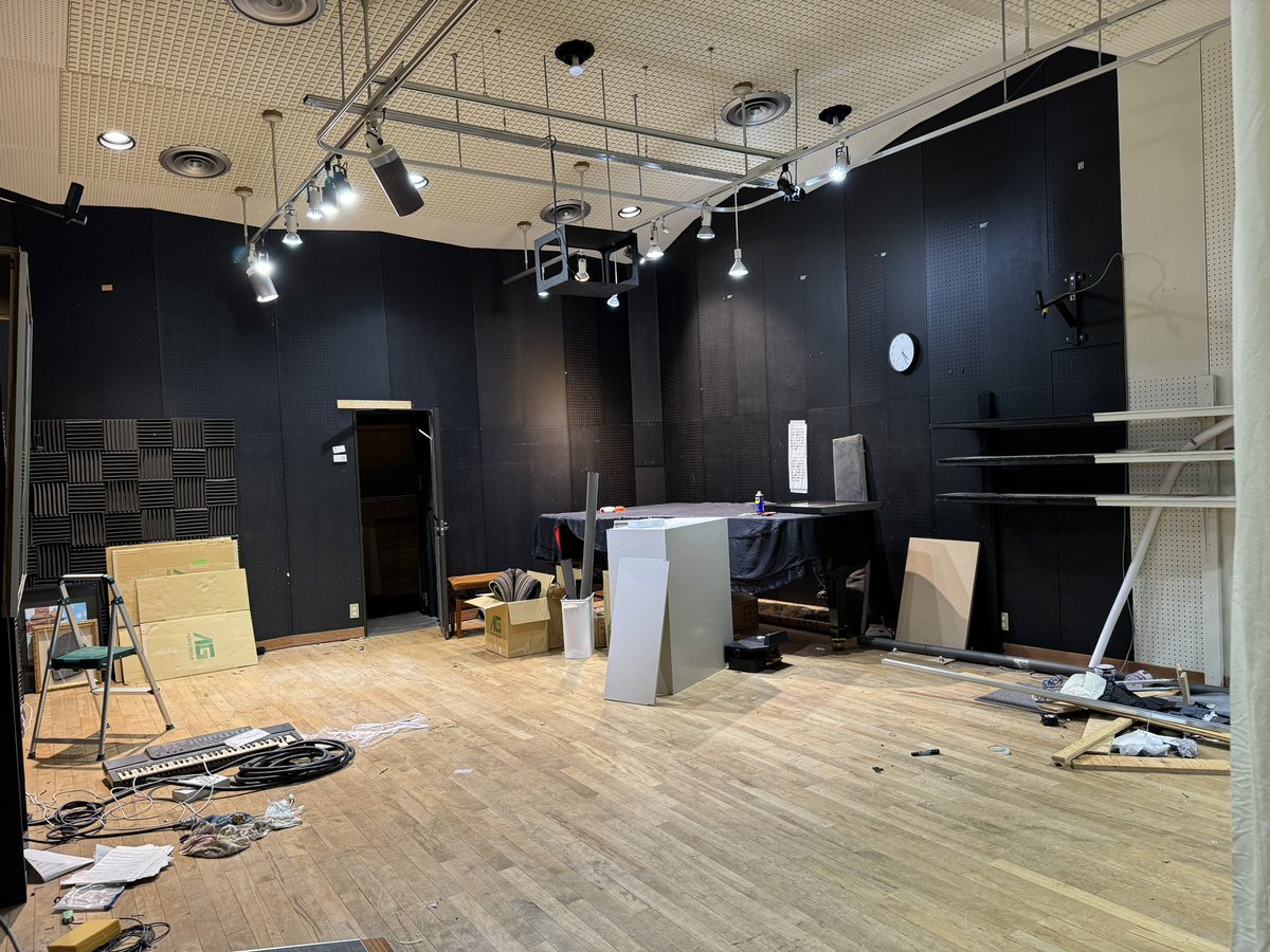 MitchellNoviter's tweet photo. 「WeekEnd studio」、この８月に引っ越しとの事でした！途中経過をば！
今のスタジオでは、約13年間、バンド練習でも録音でも、ずっとお世話になりました！自分の音楽生活に不可欠で最高に思い出深い場所、本当に感謝と寂しさでいっぱいだなぁ・・・（しみじみ）

新しいスタジオ、とても楽しみです！ https://t.co/jua9ebBCoG