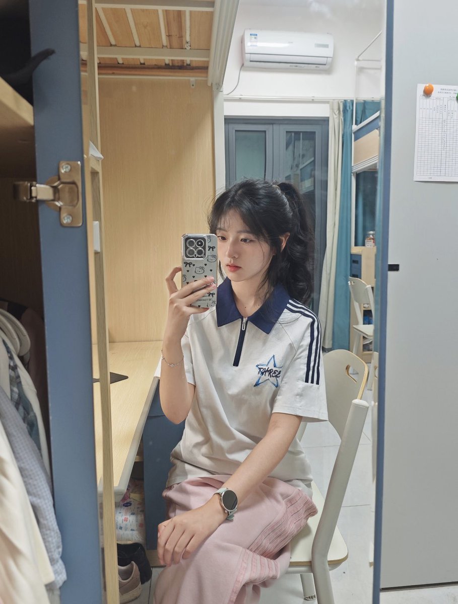 ww23663's tweet photo. 刚拍的福照有人看嘛...

今天当一次女菩萨！！

是粉哒！！看完不许瞎说🫣. https://t.co/3VvT7hK8Su