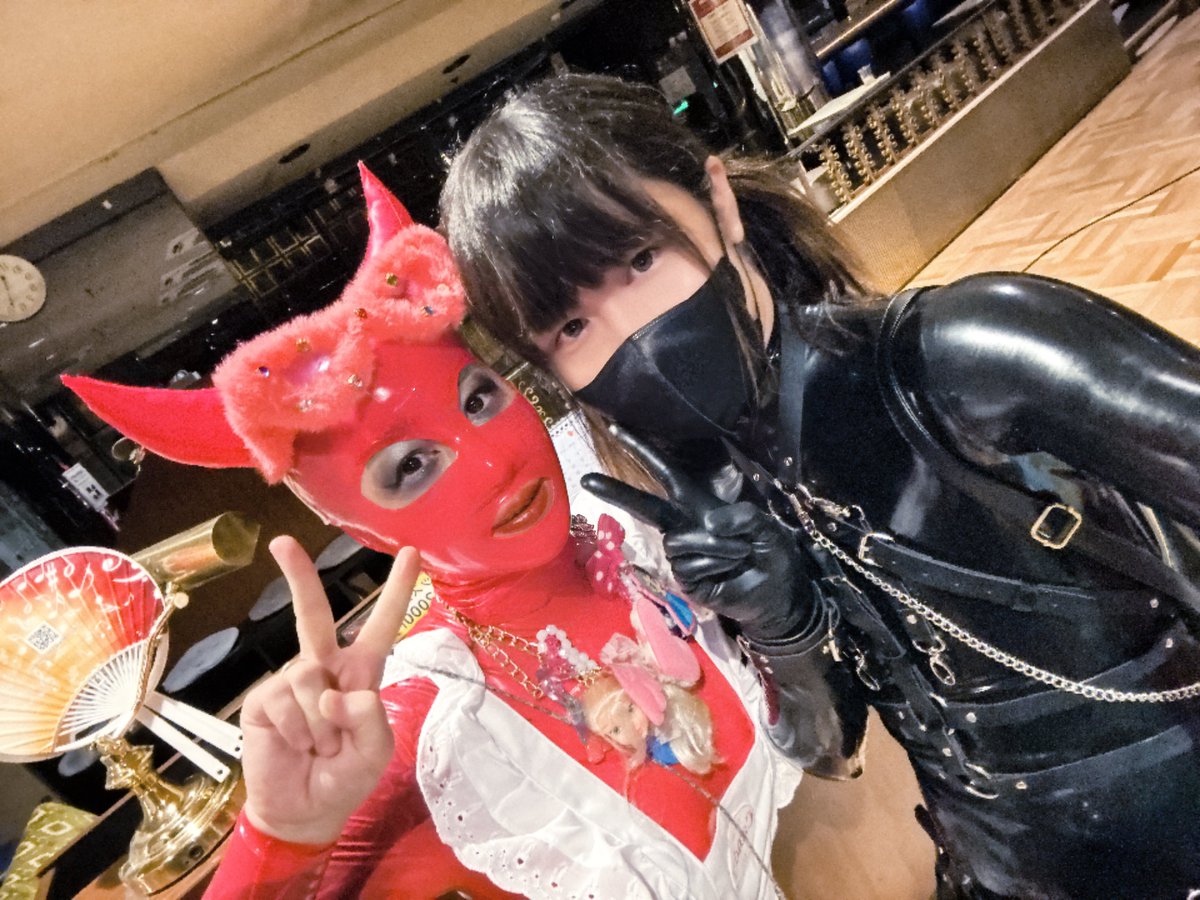 Yayuyo_Fetish's tweet photo. 昨日は@FetishBarCandy にお邪魔しました！
コミュ障でお話できなかった方たくさんいらっしゃったんですけど、お話してくれた方ありがとうございます🙇‍♀️
次は拘束体験もしたい…

写真もあんま撮れなかったけどとりあえず2枚

#フェチCandy https://t.co/6FpXxZYqyB