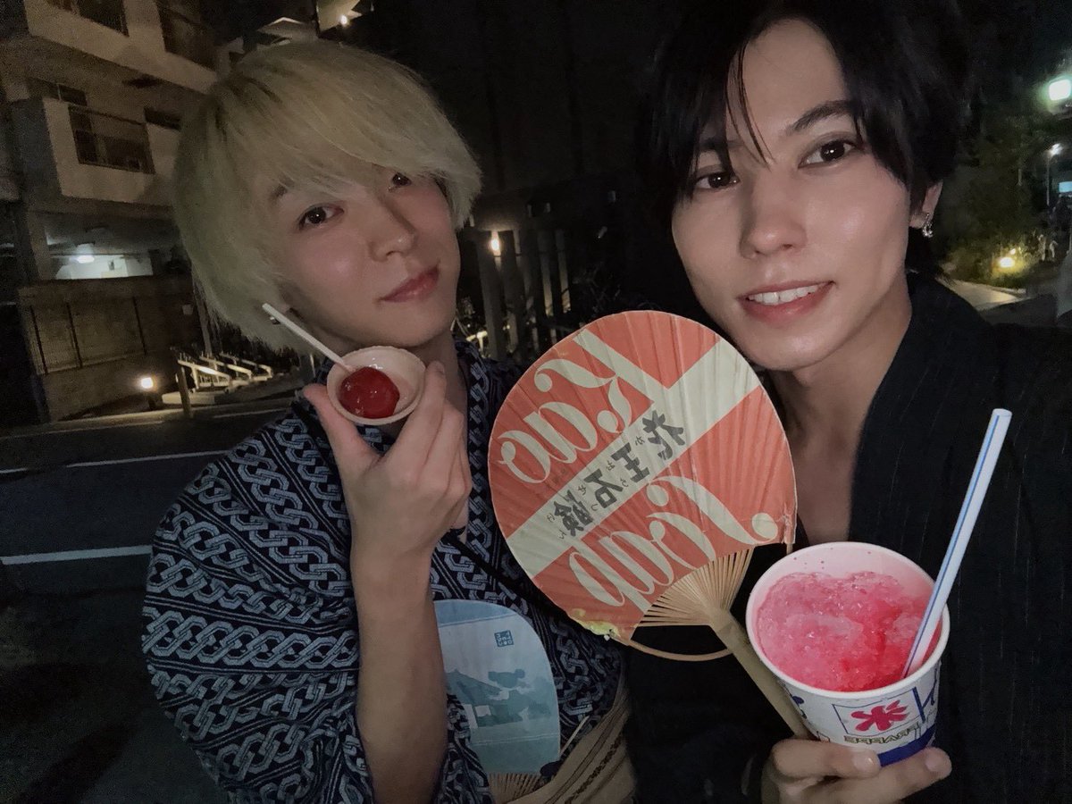 Taroumaru81's tweet photo. 殿と花火大会 https://t.co/buhOsgU6FJ