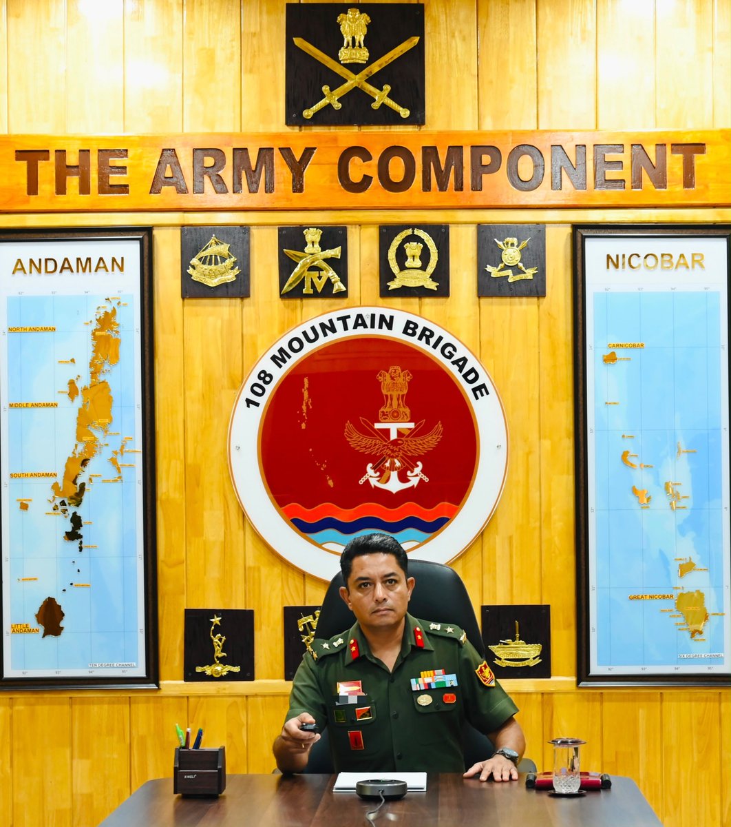 AN_Command's tweet photo. An insightful and engaging talk on 'Conduct of Amphibious Operations' was delivered by the Army Component Commander, #ANC, to student officers of the Indian Army's War College, Mhow. 

Drawing on historical examples, the session underscored the strategic significance of the Andaman & Nicobar Islands and highlighted the immense operational potential and emerging opportunities for amphibious operations by India's only Tri Service Command. 

#ANC
#ArmyWarCollege # Amphibiousops
#Integration#Jointness
#IndianArmy