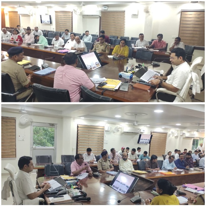 DMjaunpur's tweet photo. ➡️दिनांक 31-07-26 को जिलाधिकारी की अध्यक्षता में कलेक्ट्रेट सभागार में 50 लाख रुपये से अधिक लागत की परियोजनाओं की समीक्षा बैठक आयोजित की गई। बैठक में जिलाधिकारी ने सभी कार्यदायी संस्थाओं एवं संबंधित विभागों के अधिकारियों से परियोजनाओं की प्रगति की समीक्षा करते हुए निर्देश दिए कि सभी निर्माण कार्य निर्धारित समय-सीमा के भीतर उच्च गुणवत्ता के साथ पूर्ण किए जाएं। जिन परियोजनाओं में अनावश्यक विलंब हो रहा है, उनमें तेजी लाते हुए नियमित मॉनिटरिंग सुनिश्चित की जाए। उन्होंने स्पष्ट कहा कि निर्माण कार्यों की गुणवत्ता से किसी भी प्रकार का समझौता स्वीकार नहीं किया जाएगा।
➡️समीक्षा के दौरान जिलाधिकारी ने प्राथमिक स्वास्थ्य केंद्र धर्मापुर के पुनर्निर्माण कार्य का गुणवत्ता परीक्षण कराने के निर्देश दिए। त्रिलोचन महादेव मंदिर के दिव्य एवं भव्य रूप देने के लिए जिलाधिकारी स्तर से प्रस्ताव शासन को प्रेषित किया जाए। साथ ही रासमंडल स्थित हनुमान जी मंदिर के सौन्दर्यीकरण कार्य को शीघ्र पूर्ण करने एवं परिसर में फिनिशिंग कार्य और ग्रीनरी विकसित करने के निर्देश दिए। उन्होंने इंदिरा गांधी स्टेडियम में महिला शौचालय एवं स्विमिंग पूल की क्रियाशीलता रखने के निर्देश दिए। जिला क्रीड़ा अधिकारी को स्टेडियम का समुचित रखरखाव सुनिश्चित करने निर्देश दिये। 
➡️जिलाधिकारी ने साइबर थाना भवन का गुणवत्ता परीक्षण कराने के निर्देश दिए। उत्तर प्रदेश पुलिस आवास निगम के अधिकारियों की बैठक में अनुपस्थिति पर नाराजगी व्यक्त करते हुए उनके विरुद्ध उच्च स्तर पर पत्र प्रेषित करने के निर्देश दिए। शीतला चौकियां मंदिर से कार्यों की अत्यंत धीमी प्रगति पर जिलाधिकारी ने कड़ी नाराजगी व्यक्त करते हुए निर्देशित किया कि श्रमिक बढाकर शीघ्र अति शीघ्र कार्य पूर्ण करने के निर्देश दिया।     
➡️उन्होंने लोक निर्माण विभाग को सभी निर्माण कार्यों में गुणवत्ता का विशेष ध्यान रखने के निर्देश दिए तथा विभाग की सभी परियोजनाओं की अलग से विस्तृत समीक्षा बैठक आयोजित किए जाने की बात कही। साथ ही सभी विभागों को नियमित स्थलीय निरीक्षण कर निर्माण कार्यों की गुणवत्ता सुनिश्चित करने तथा पूर्ण परियोजनाओं को जनहित में शीघ्र संचालित कराने के निर्देश दिए। बैठक में मुख्य विकास अधिकारी सहित संबंधित विभागों एवं कार्यदायी संस्थाओं के अधिकारी उपस्थित रहे।
@UPGovt @CMOfficeUP @ChiefSecyUP @InfoDeptUP