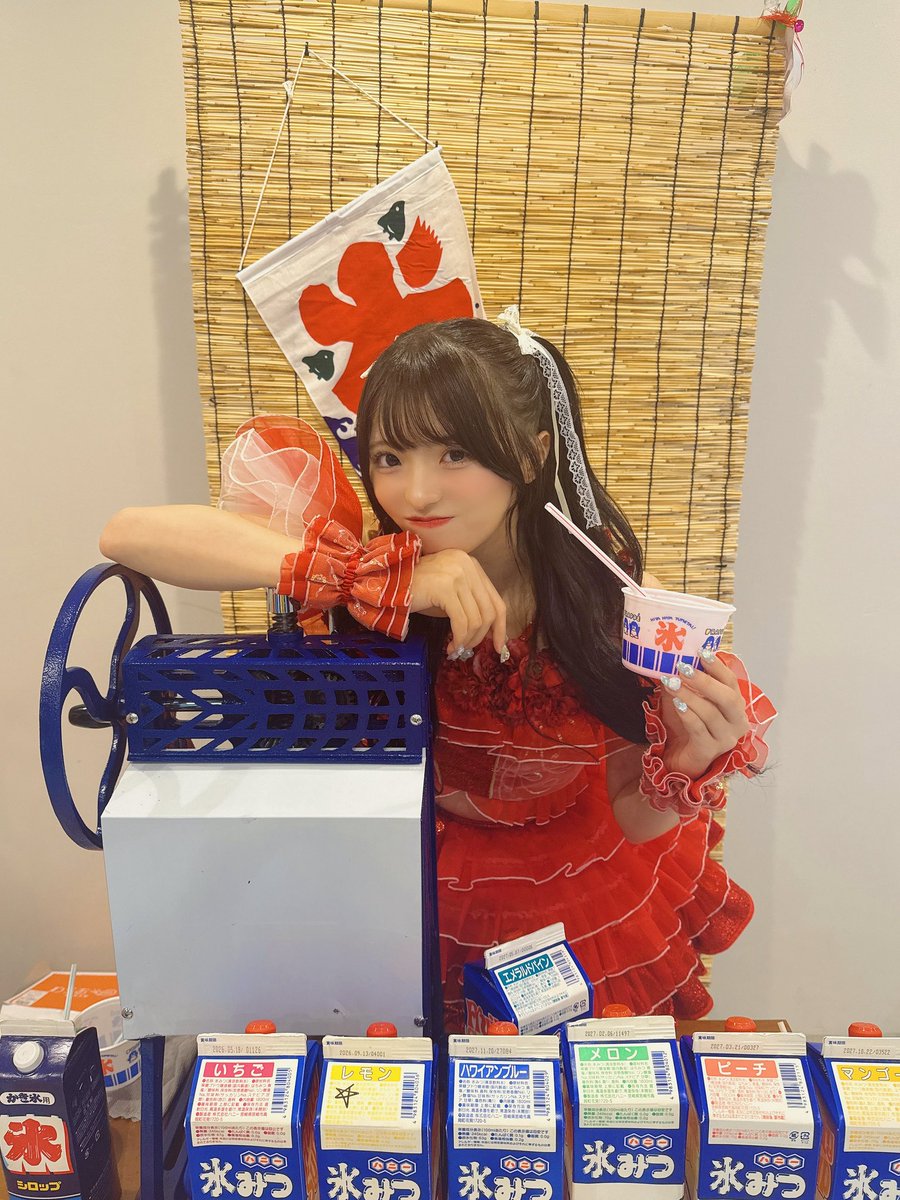 明日は単独公演👀＆かき氷屋さん開店🍧 ライブ後に瞬きちゃんから