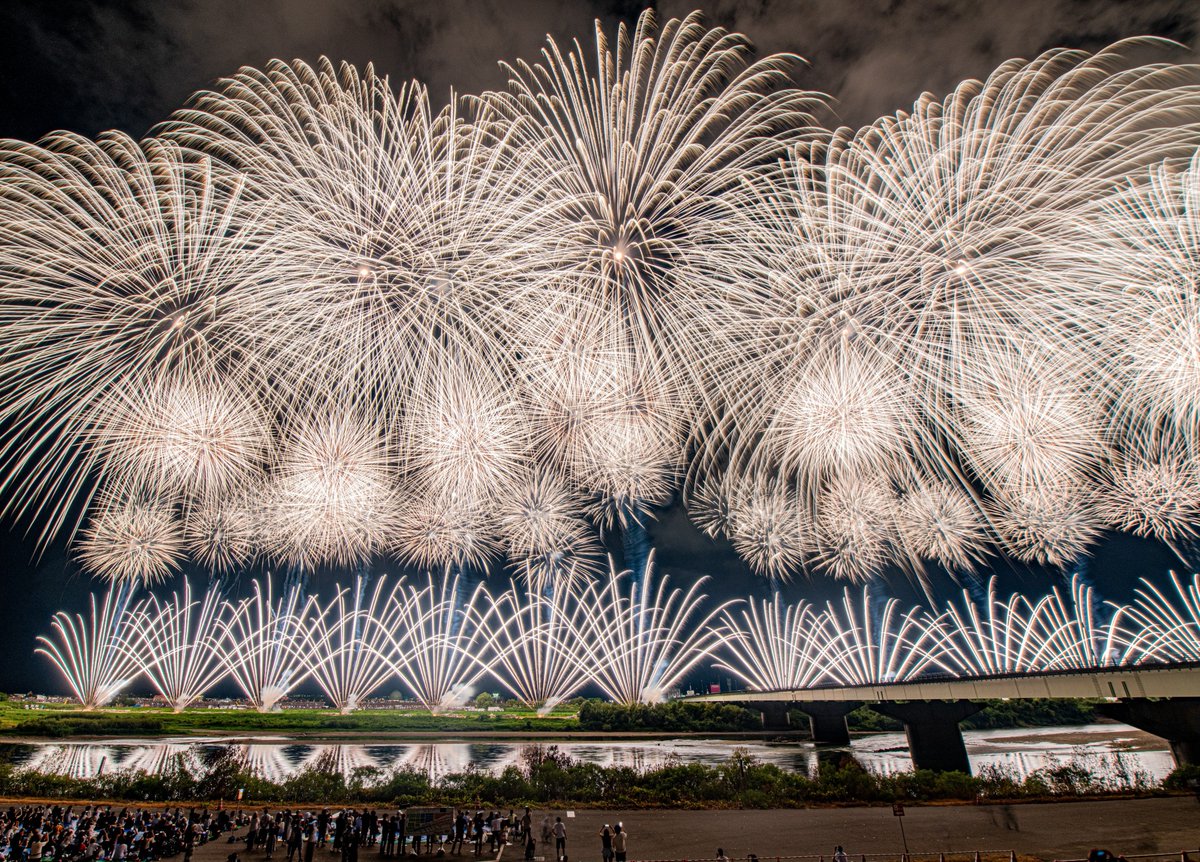 haskap1017's tweet photo. 明日は長岡花火大会なので会場から撮ったフェニックスをどうぞ https://t.co/2jluV1G0ND
