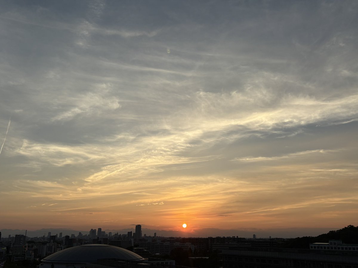 miwanco's tweet photo. お別れの日の夕焼け空。とてもきれいだった。 https://t.co/jtg4wLyTgs