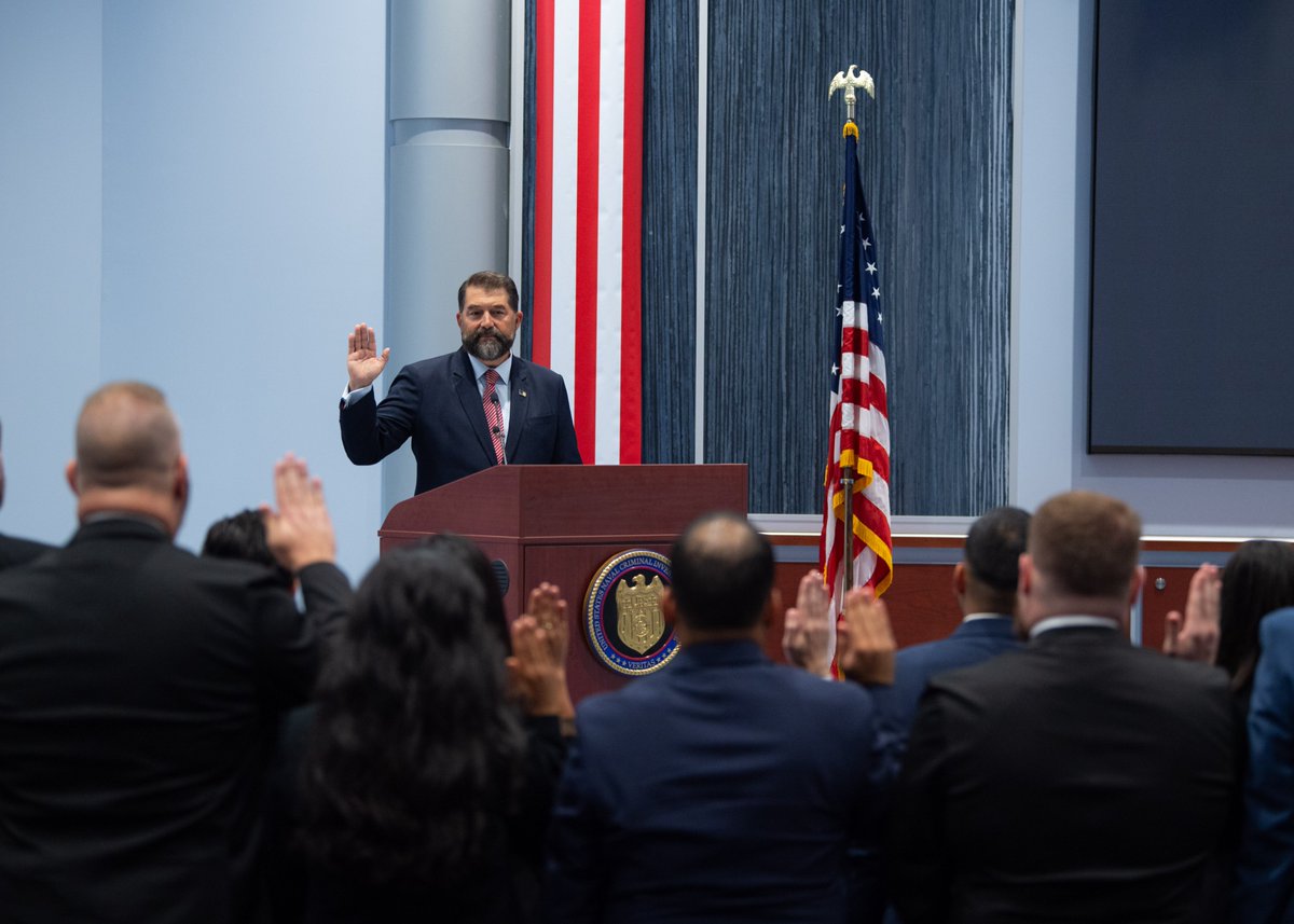 RealNCIS's tweet photo. Congratulations to the newest graduates of Special Agent Basic Training Class #2602! #NCIS Director Omar Lopez celebrated the new agents at #FLETC as they prepare for global assignments to protect our Sailors, Marines, and national security. #MissionFirst #SABT https://t.co/3RqV7ptXmA