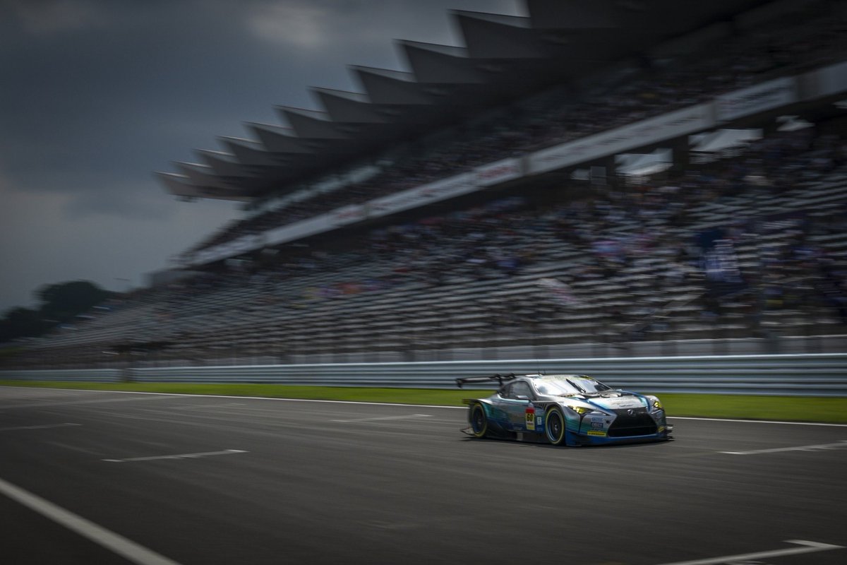shun_1100's tweet photo. #SUPERGT Rd.4 富士 予選🗻
予選2位
Q2しっかり攻めきれて良かったです。
ダンロップさんの新しいタイヤ、Q1の吉本選手からの的確なコメントでセットアップを変更出来たのも大正解でした!
天候が分かりませんが暑いのは間違いない!
チームみんなで頑張ります!
#LMcorsa
#LEXUS #LC500
#DUNLOP https://t.co/mT8JLptTpD
