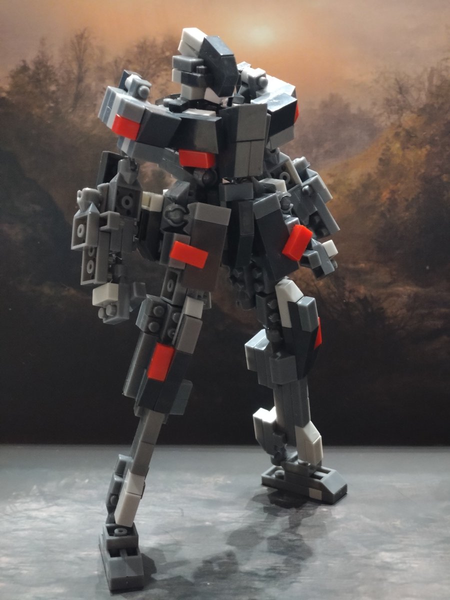 Serpent_tail_'s tweet photo. 1番機に最新型の胸部パーツを移植して前腕の組み方を変更
バランス良くなったかも https://t.co/uj8kI4pA9T