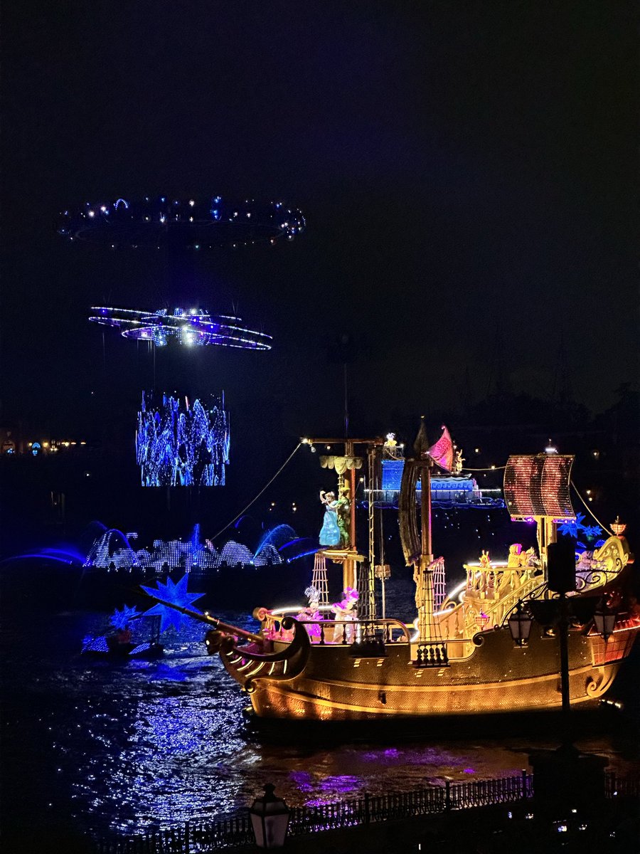 Cate_hp's tweet photo. ビリーヴ！見れて𝙷𝚊𝚙𝚙𝚢🥰
一昨年冬DPAの時はパイロカットだったのでリベンジできて良かった✨
コース料理美味しすぎた🥳

📍東京ディズニーシー
オチェーアノ🫧 https://t.co/ayWlUuBGLG