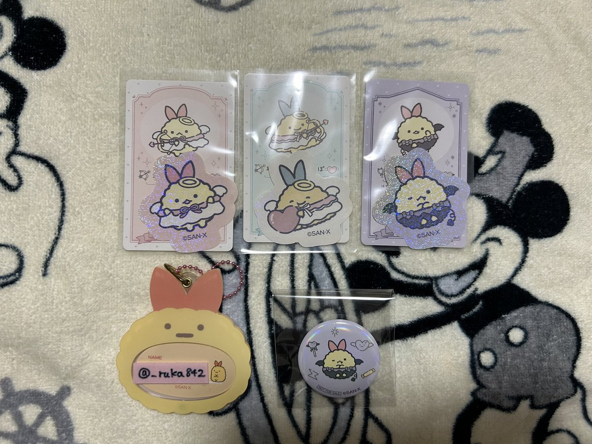 _ruka842's tweet photo. 【交換】すみっコぐらし シークレットカード＆ステッカーコレクション てんしとあくまなしっぽず 缶バッジ

譲：えびてんのしっぽ、あじふらいのしっぽ
求：えびふらいのしっぽ(てんし・あくま)、決まり次第とんかつ(あくま)

リトリン必読、郵送のみ
検索からでも気軽にどうぞ https://t.co/7ahdYTwotL