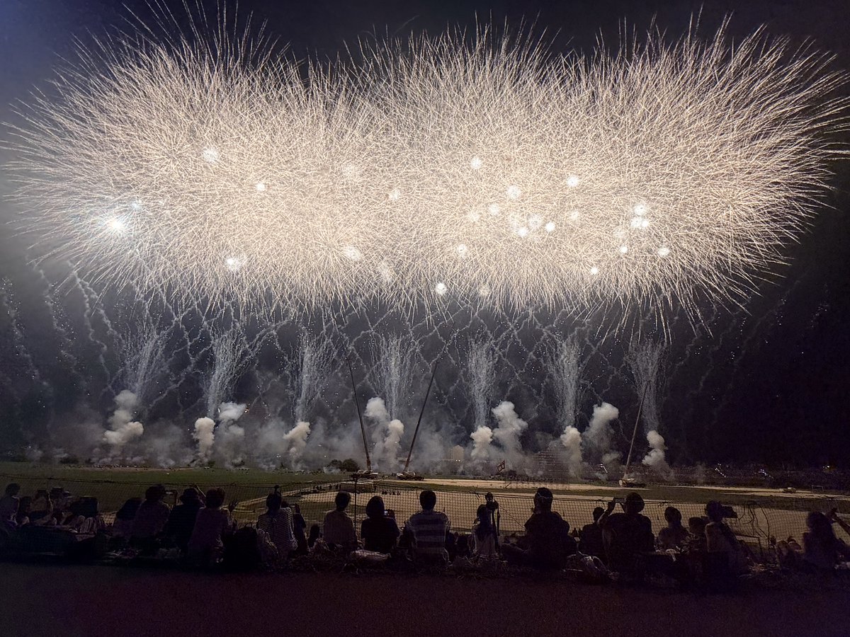 edohana1976's tweet photo. みなさま第51回江戸川区花火大会はお楽しみいただけましたか！？
気をつけてお帰り下さい
また来年、江戸川河川敷でお会いしましょう🎆 https://t.co/IFRe3d8EiC