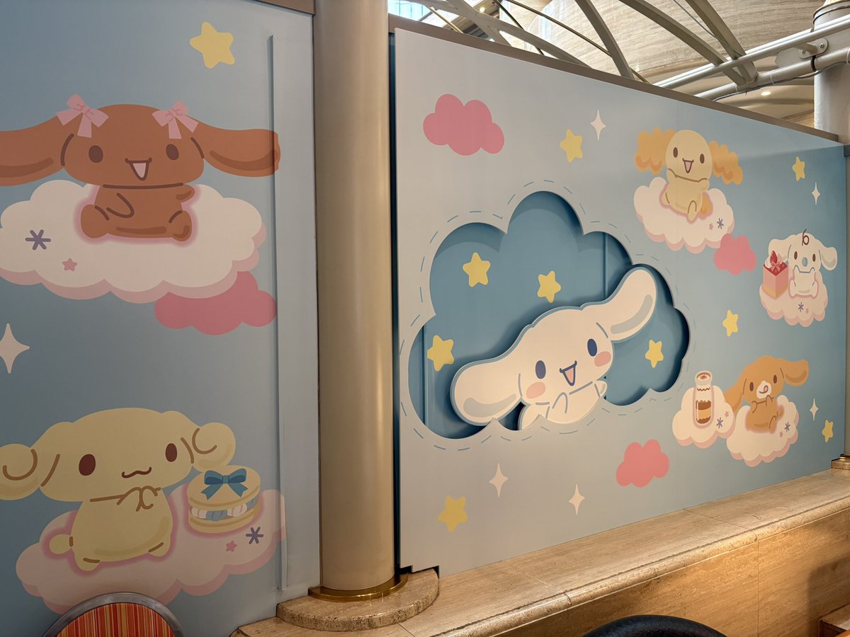cocoameko214's tweet photo. 今日は待ちに待ったニューオータニのビュッフェに行って来ました☁️
時間差でお客さんを入れてるみたいで激しく混み合う事もなく、焦らずにお食事選んでゆっくり楽しむ事が出来ました。
店内の装飾も可愛かったし、お料理も全部美味しかったです🩵 https://t.co/fNz0cVBcmI